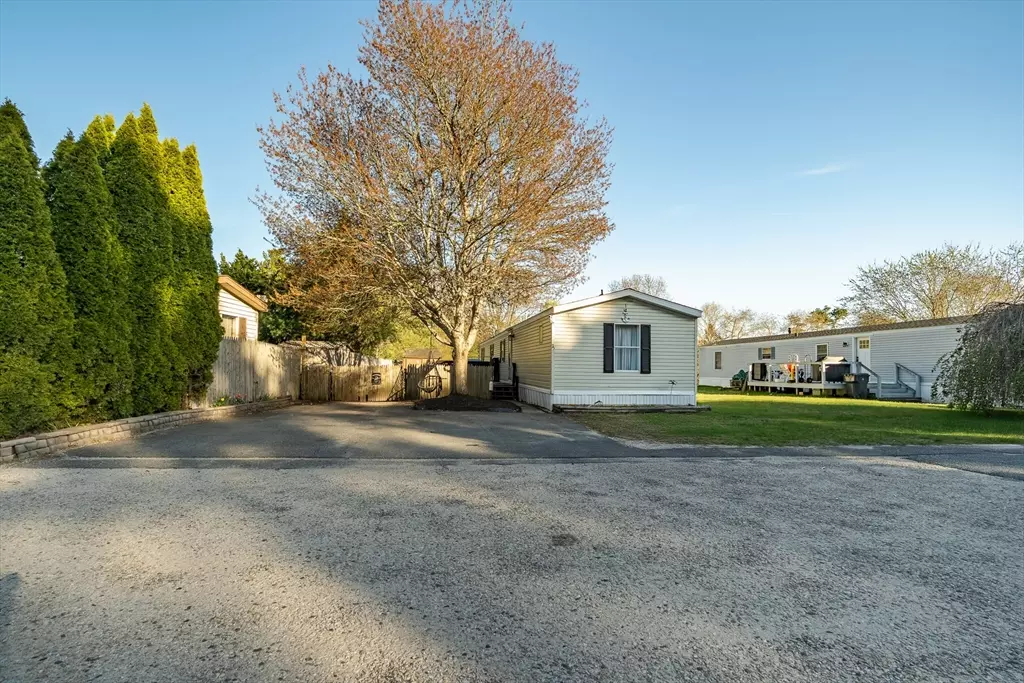 Wareham, MA 02571,75 Kristen Ln