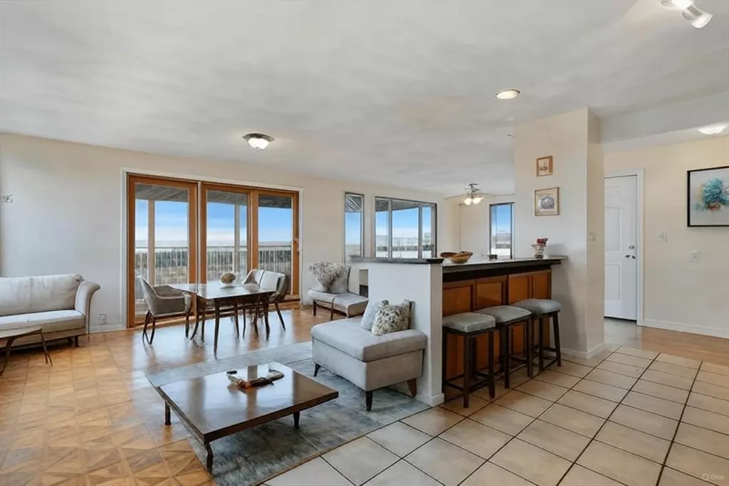 Revere, MA 02151,8 Pebble Ave #2