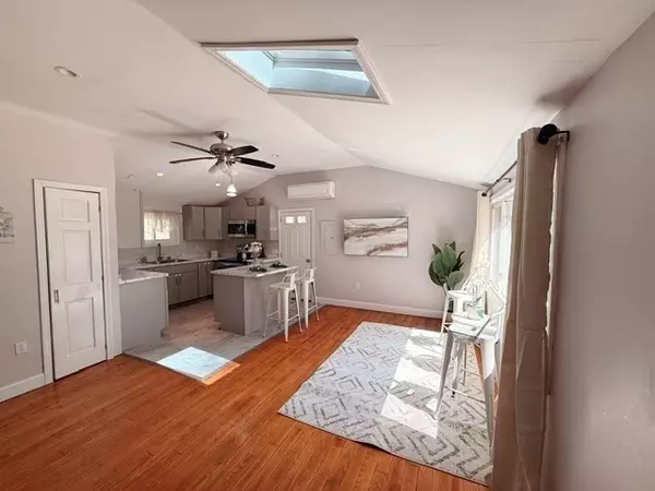 Lakeville, MA 02347,20 Wildwood Rd
