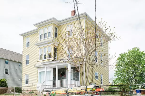 92 Ballard St, Fall River, MA 02720