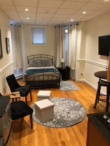 Boston, MA 02115,302 Newbury #02