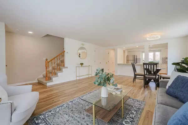 Attleboro, MA 02703,140 N Main St #1A