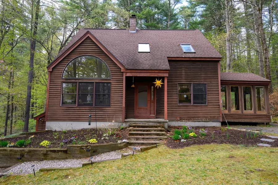 8 Kingman Rd, Amherst, MA 01002