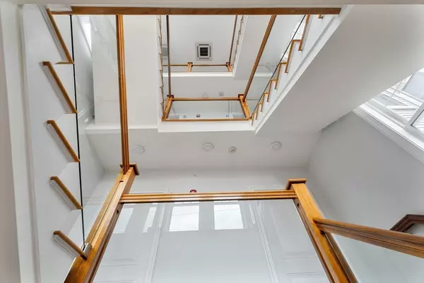 Boston, MA 02128,214-216 E Eagle St #3