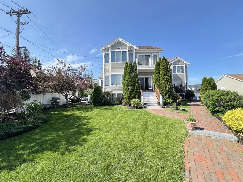 141 Grovers Ave #141, Winthrop, MA 02152