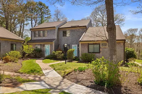 Bourne, MA 02532,2 Roundhouse Rd #2