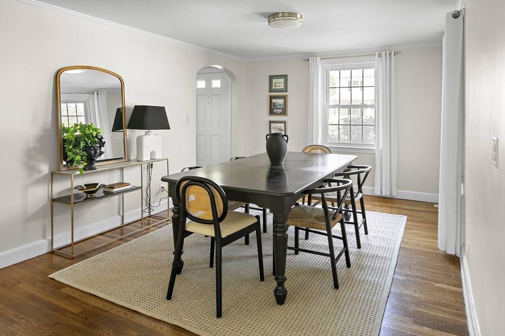 Needham, MA 02492,158 Oak Street