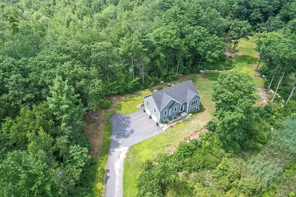 Sandown, NH 03873,35 Higgins Avenue