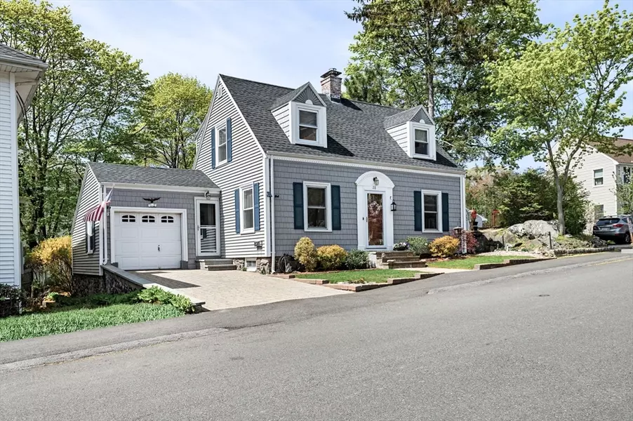 28 Burpee Rd, Swampscott, MA 01907