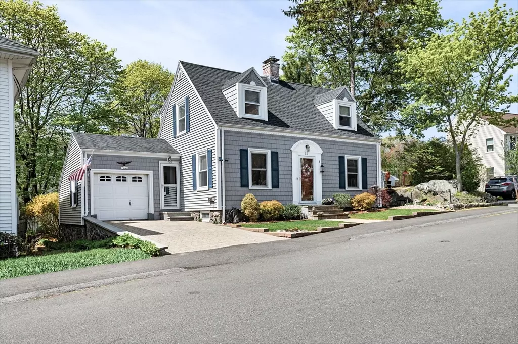 Swampscott, MA 01907,28 Burpee Rd