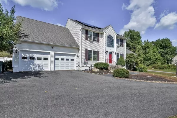 109 Macintosh Ln, Fitchburg, MA 01420