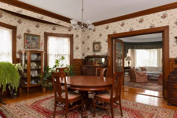 Brookline, MA 02446,11 Abbottsford Road