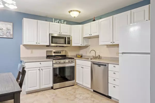 North Andover, MA 01845,68 Edgelawn Ave #12