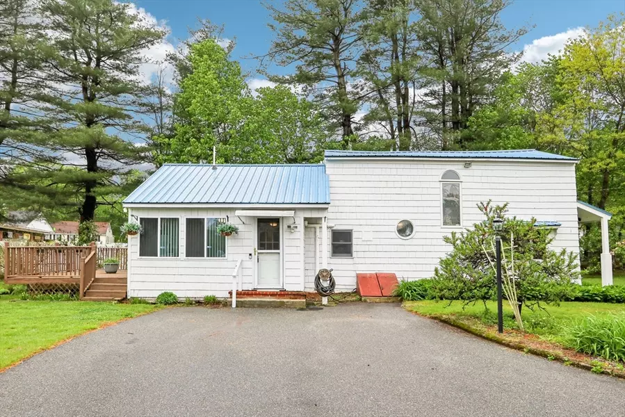 19 Burdette St, Dracut, MA 01826