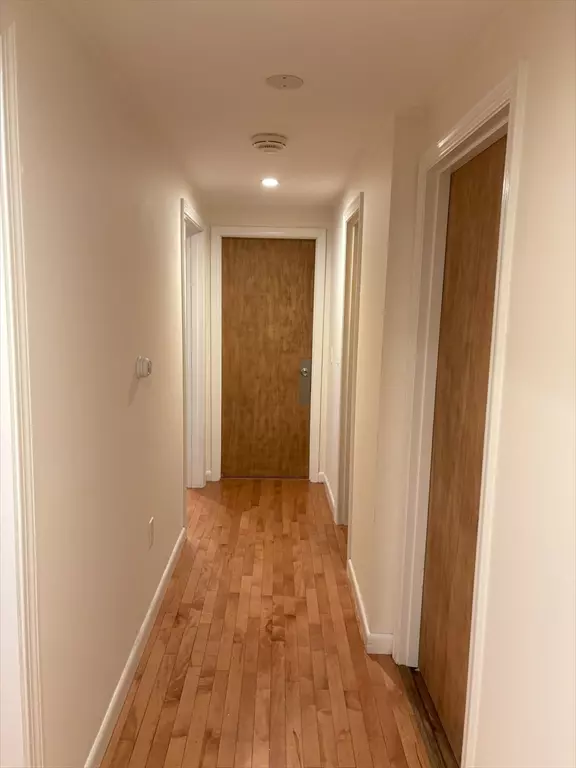 Barnstable, MA 02601,825 West Main Street #17