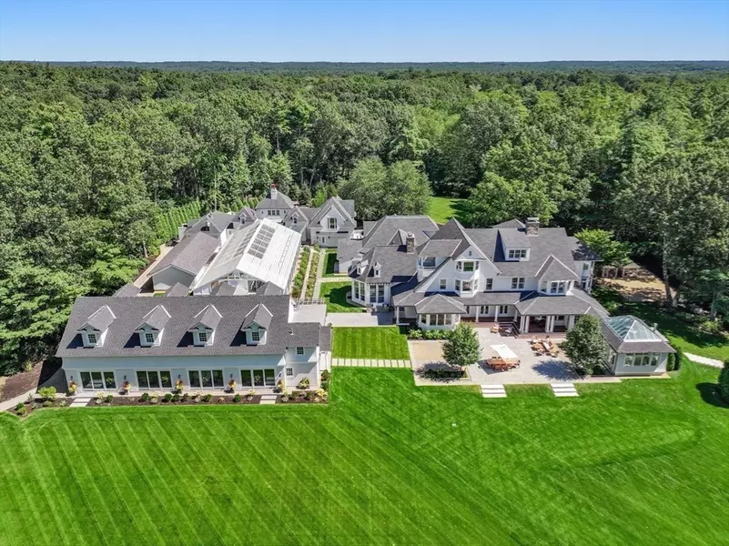 210 Monument Farm Road, Concord, MA 01742