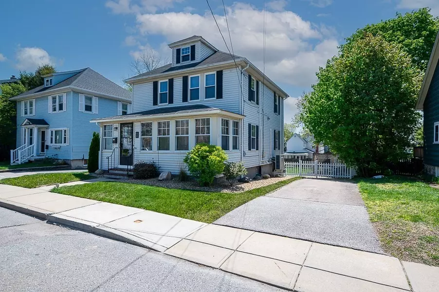 22 W Walnut St, Milford, MA 01757