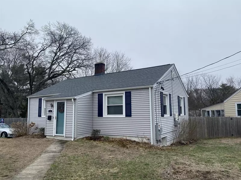 23 Sand Hill Dr, North Kingstown, RI 02852