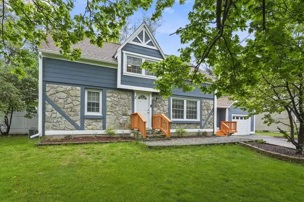 13 Carey Lane, Oxford, MA 01540