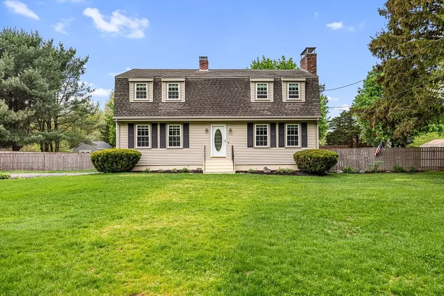 528 Brown Ave, Seekonk, MA 02771