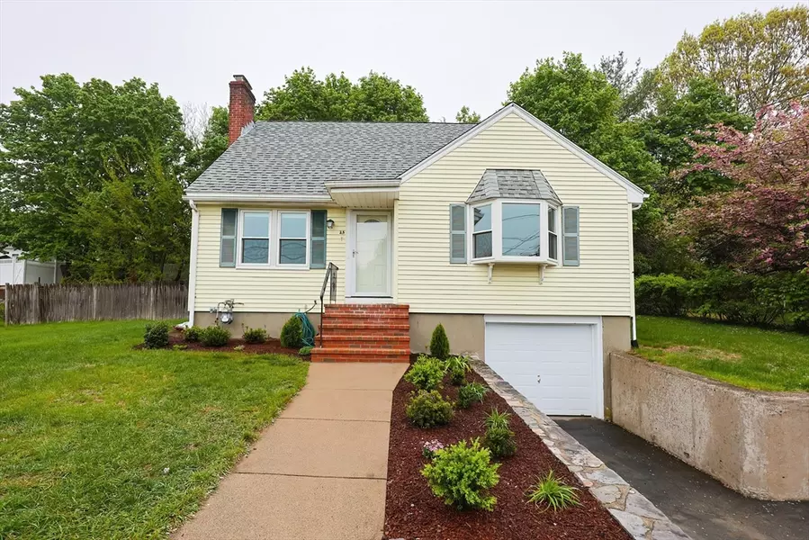 25 Longwood Ter, Norwood, MA 02062