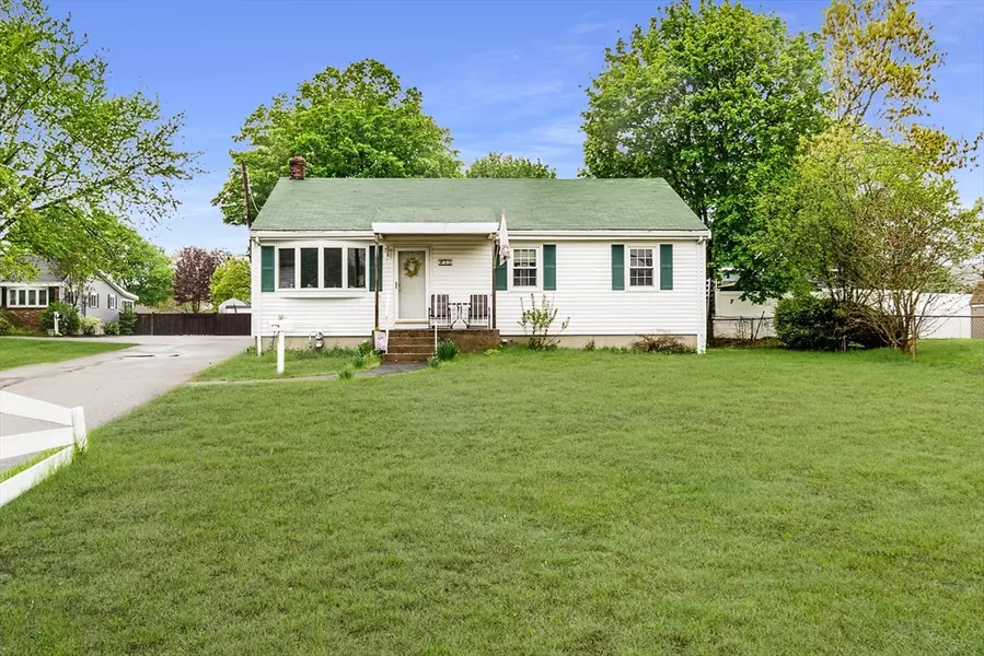 33 Lynn Street, Peabody, MA 01960