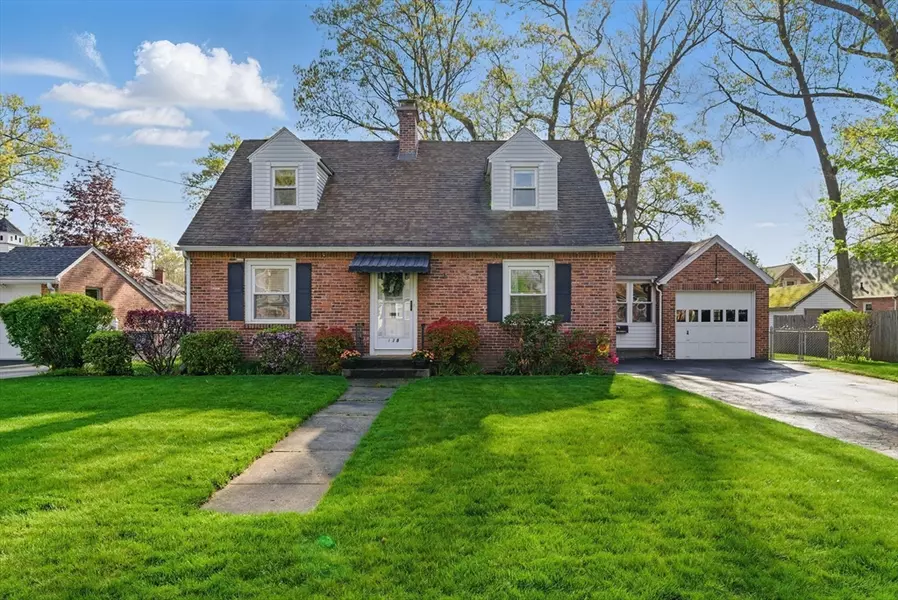 118 Janet St, West Springfield, MA 01089