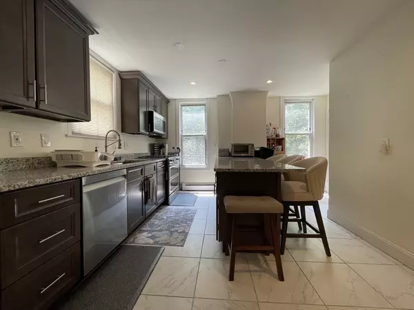 Boston, MA 02121,11 Bowdoin Avenue #1