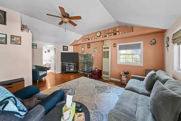Lakeville, MA 02347,12 Wildwood Rd