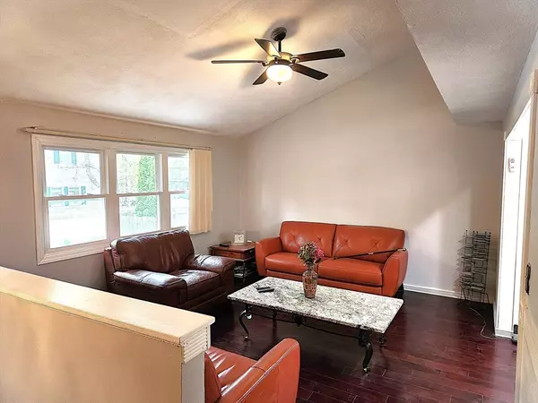 Billerica, MA 01821,22 Osceola Ln