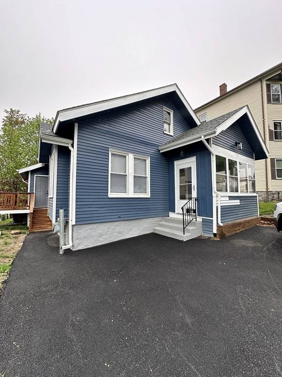 29 Bedford Ave #1, Worcester, MA 01604