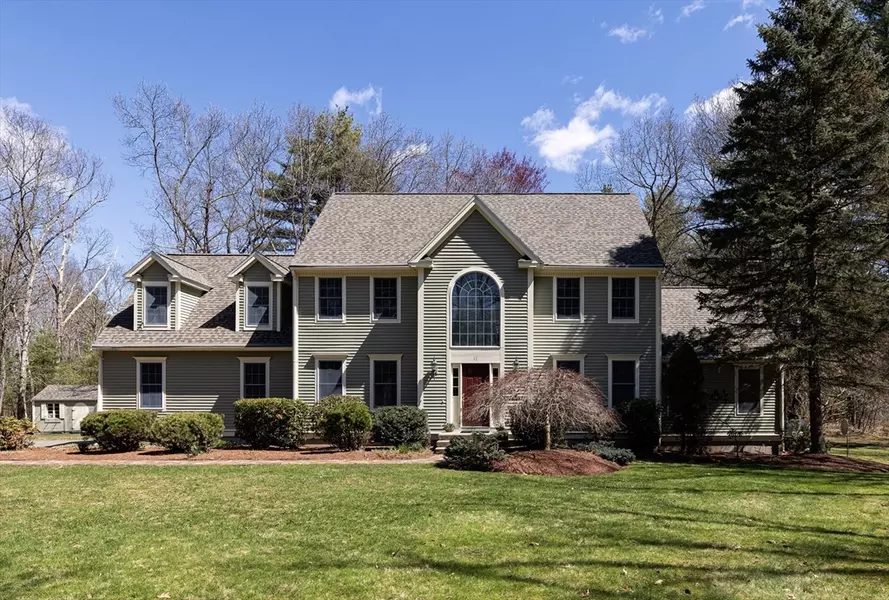 11 Maynard Rd, Berlin, MA 01503
