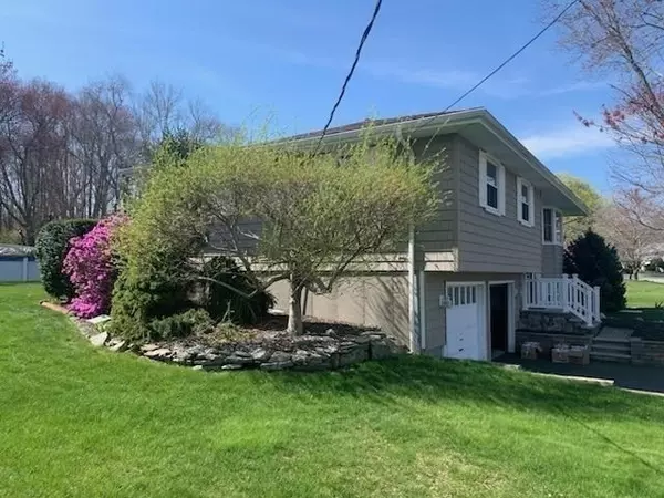 Swansea, MA 02777,89 Cypress Dr