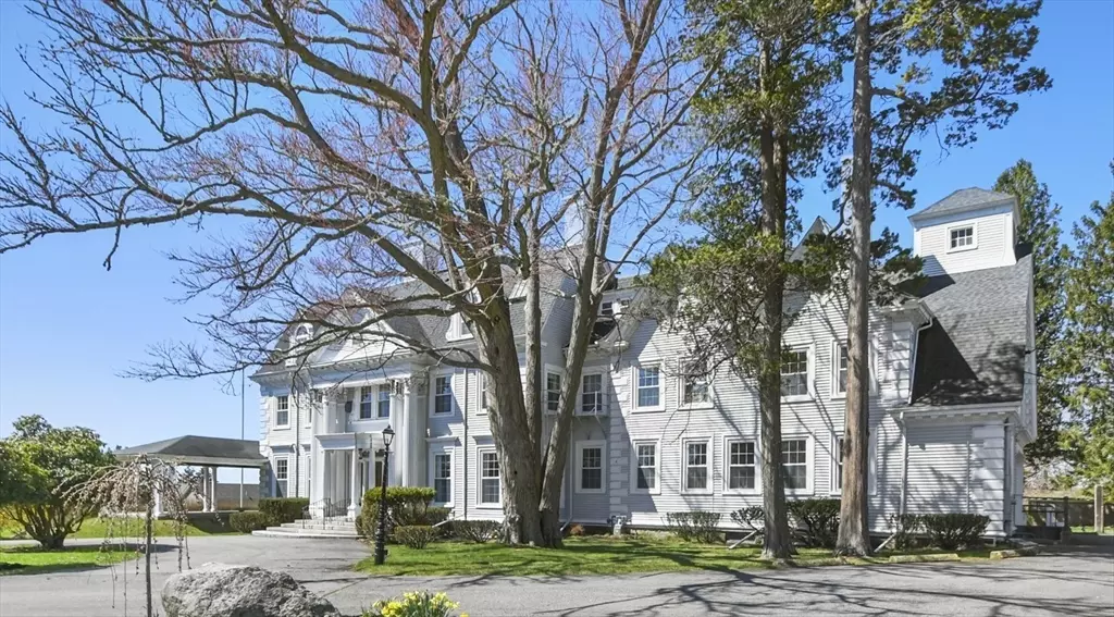 824 Tucker Rd, Dartmouth, MA 02747