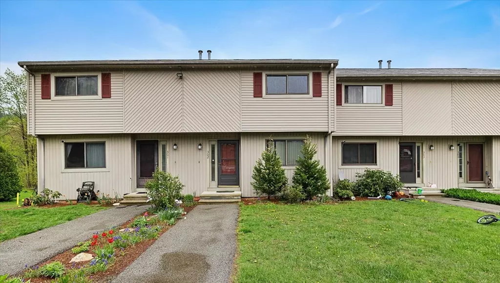 Charlton, MA 01571,28 Southbridge Rd #302