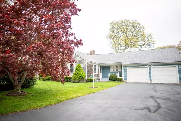 12 Longview Dr, Yarmouth, MA 02675