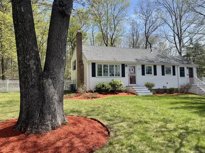 13 Rolling Ridge Road, Franklin, MA 02038