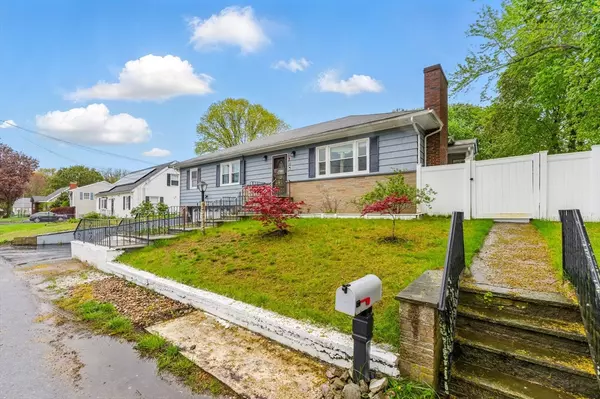 Lowell, MA 01854,11 Rule Ln