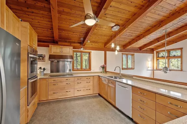 Acton, MA 01720,2 Heron View Rd