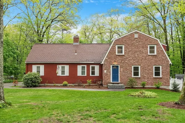 Chelmsford, MA 01824,8 Footpath Rd