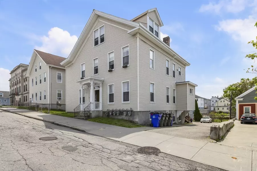 381 Pine St, Fall River, MA 02720