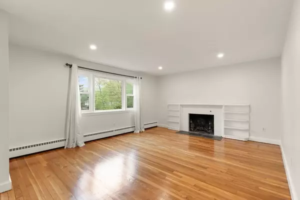 Sharon, MA 02067,1 Gannett Ter