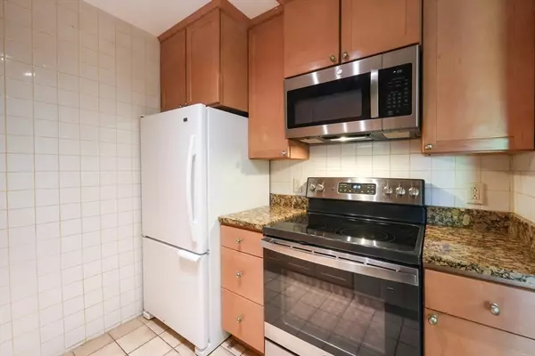 Quincy, MA 02169,35 Des Moines Rd #408