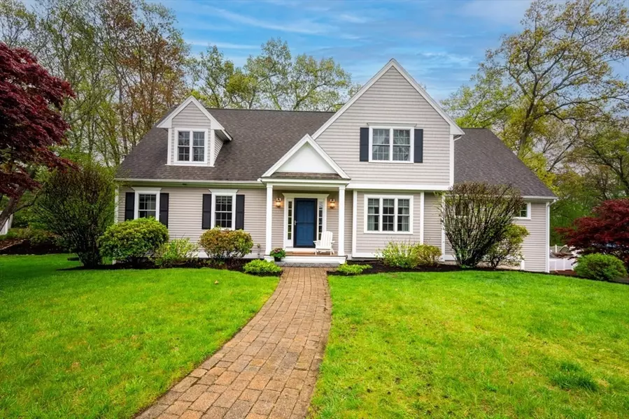 14 Country Club Rd, North Reading, MA 01864