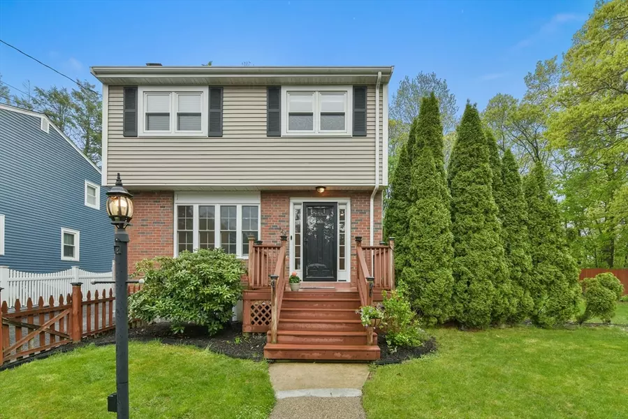 122 Thompson St, Boston, MA 02136