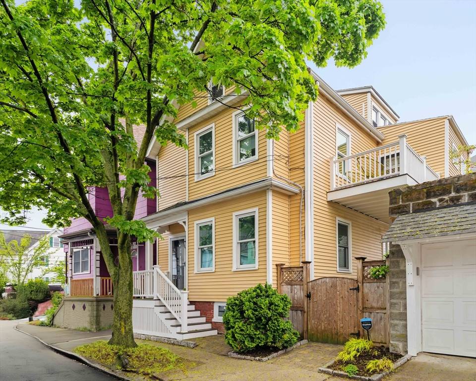 31 Dickinson Street, Somerville, MA 02143