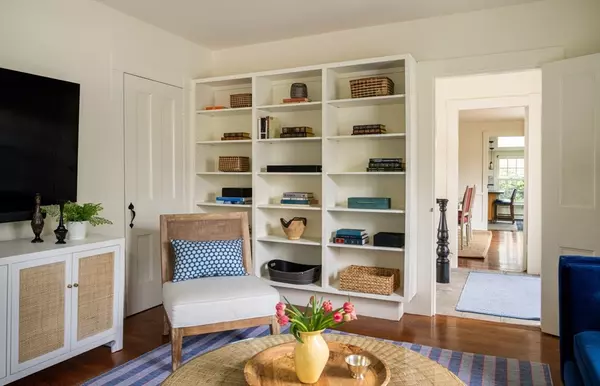 Cambridge, MA 02138,33 Ash Street #33