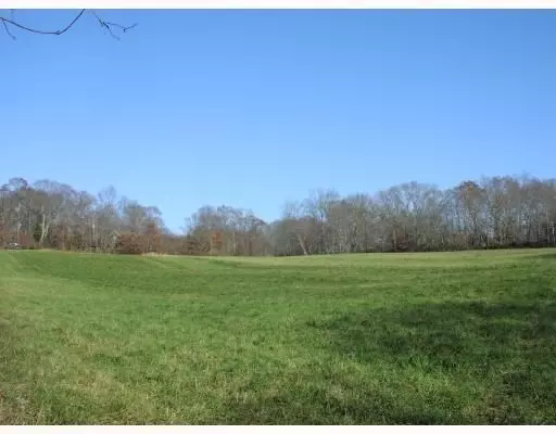 536-R Highland Rd, Tiverton, RI 02878