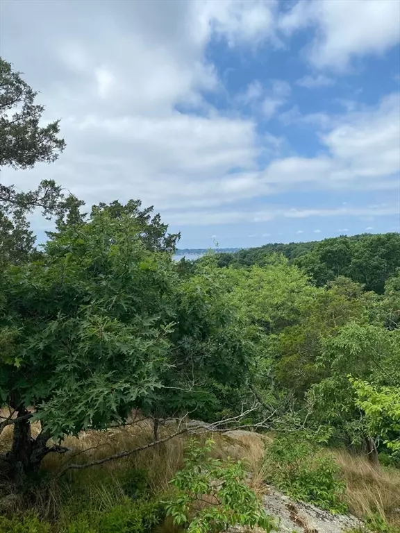 Tiverton, RI 02878,536-R Highland Rd