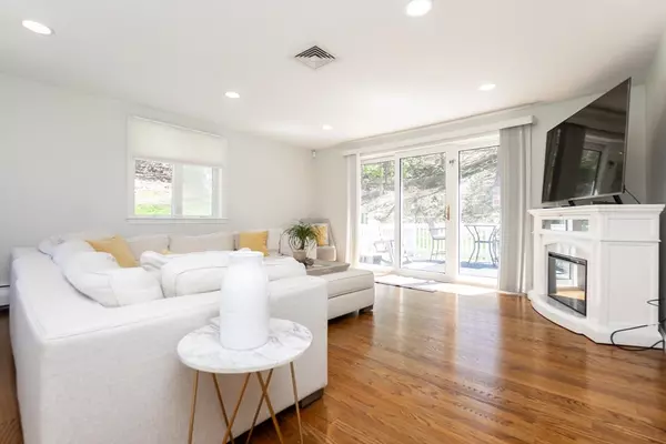 Peabody, MA 01960,9 Oran Circle